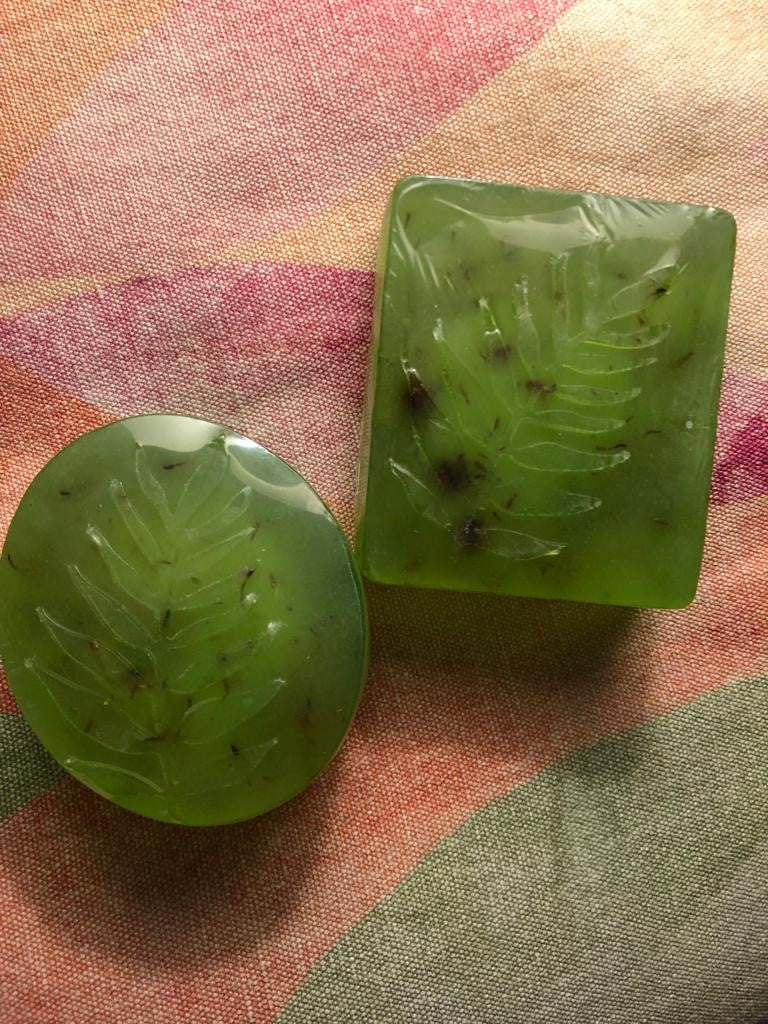 Jabón Artesanal Aceite Tea Tree Y Caléndula Pack x3