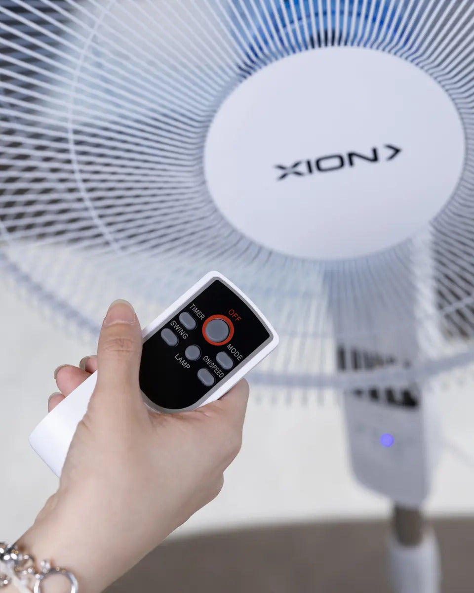 Ventilador De Pie Control Slim Design 45cm Xion Xi-v180 Qofe 45 Cm Blanco Celeste Plástico 5