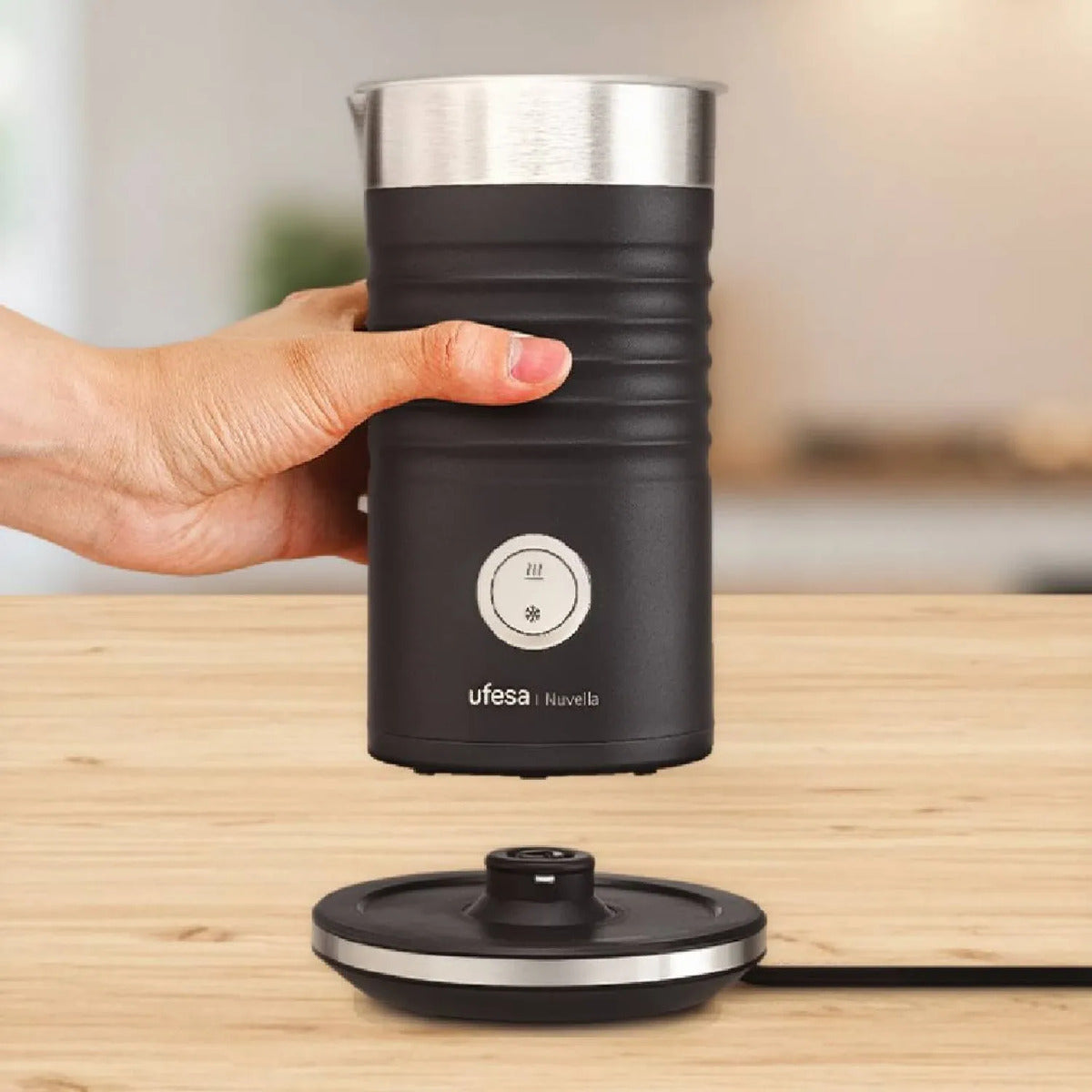 Espumador De Leche Ufesa 600w Nuvella - Negro