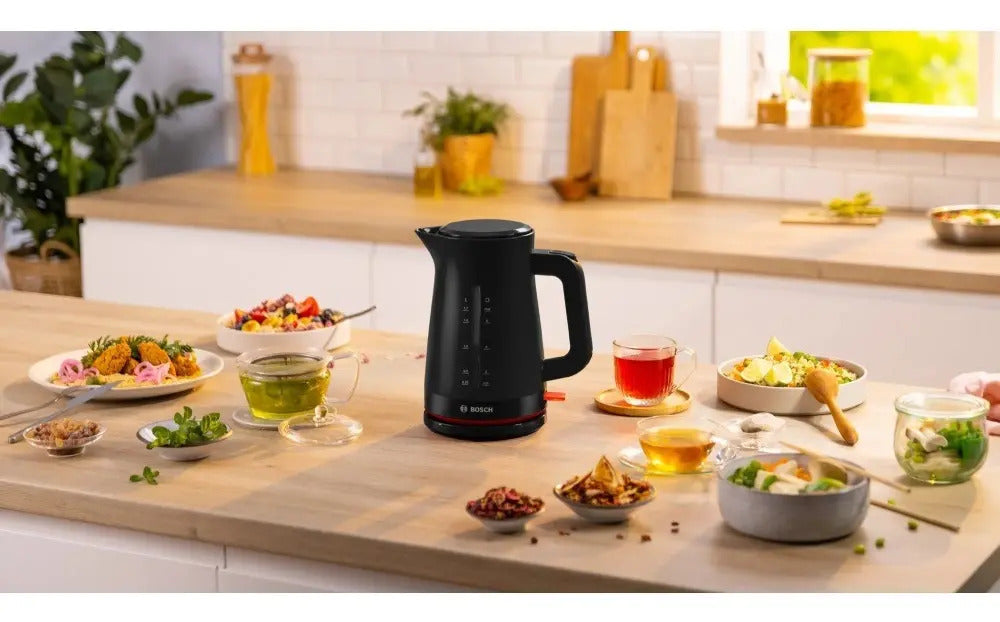Hervidor De Agua Bosch 1,7 Lts Mymoment Twk - Negro