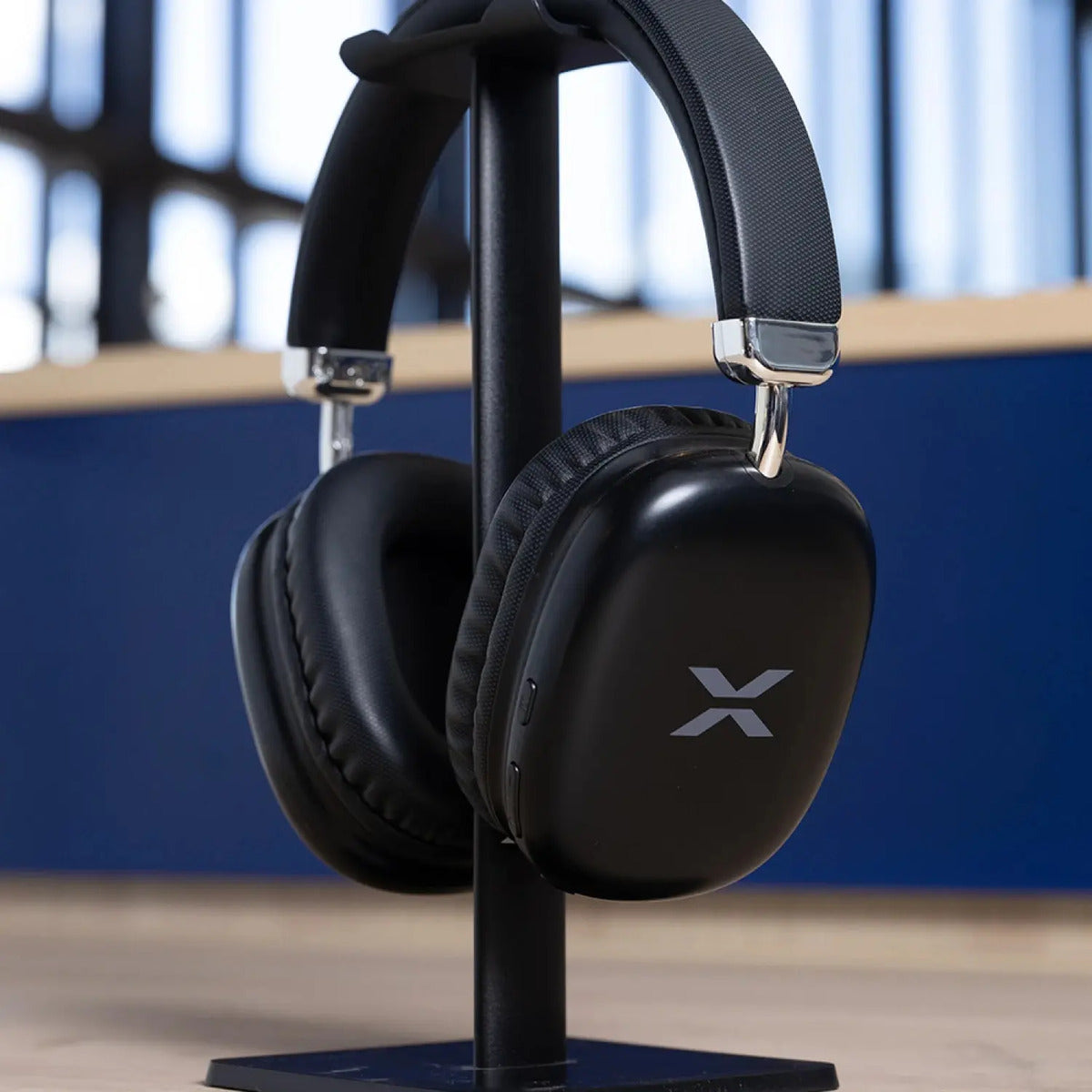 Auriculares Inalámbricos Xion 40hs Duración Xi-aux300 Negro