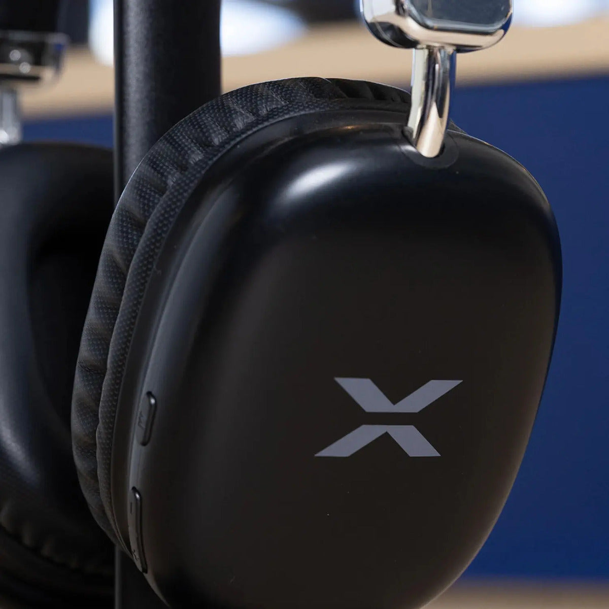 Auriculares Inalámbricos Xion 40hs Duración Xi-aux300 Negro